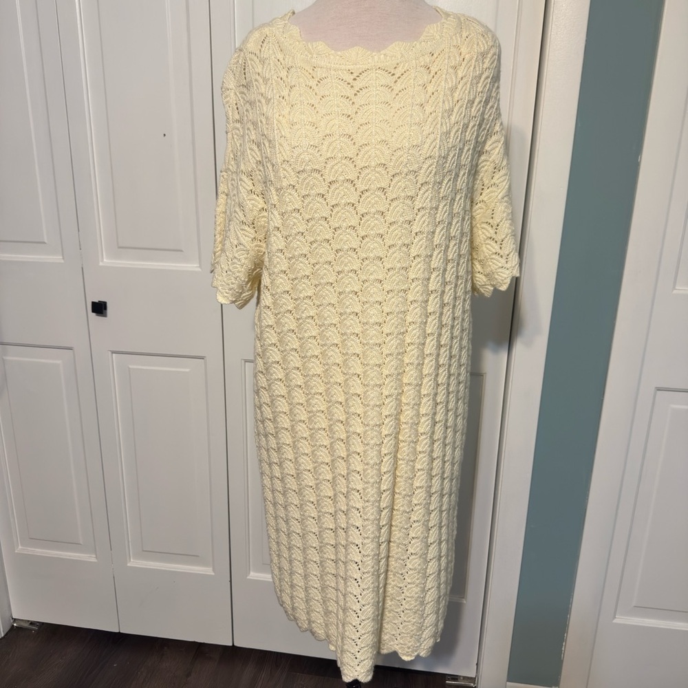 A New Day Cream Long Sleeve lined Knit Dress. Sz L